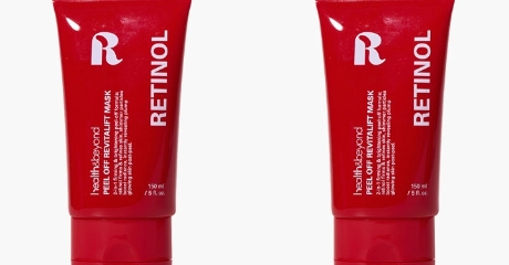 Maschera peel-off illuminante: un approccio delicato all'esfoliazione del viso.